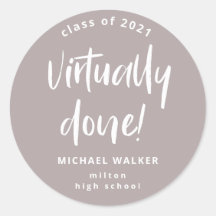 anúncio clássico de graduação feito virtualmente