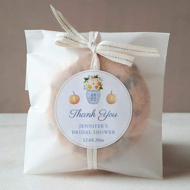 Adesivo Redondo Apaixonar-Se Pumpkins Chá de panela de outono (Chinoiserie Chic Fall Baby or Bridal Shower Favor Stickers with watercolor orange pumpkins)