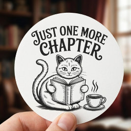 Adesivo Redondo Apenas Mais Um Capítulo Gato Lendo Um Livro