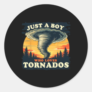 Adesivo Redondo Apenas Um Menino Que Ama Tornados Meteorologia Tem