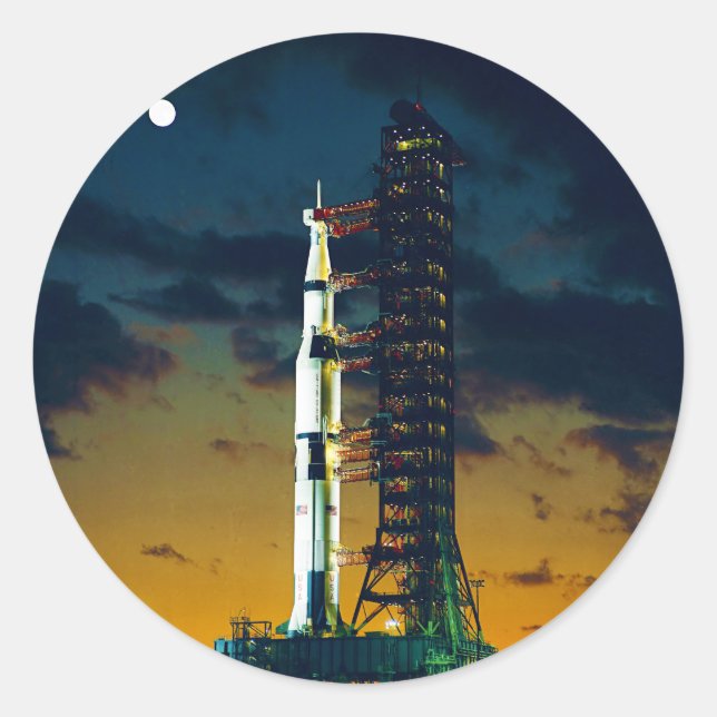 Adesivo Redondo Apollo 4 Saturn V no Pad A Launch Complex 39 (Frente)