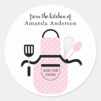 Apron rosa beija o cozinheiro da cozinha de