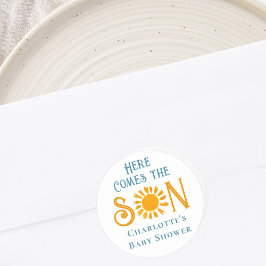 Adesivo Redondo Aqui Vem O Filho Chá de fraldas