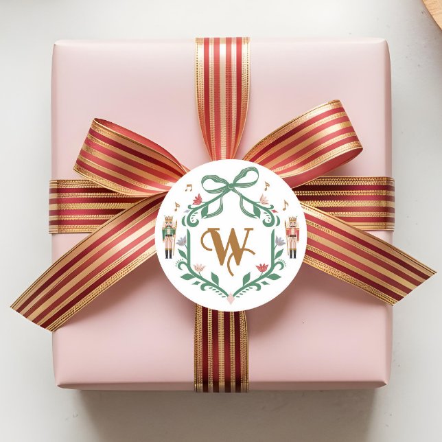 Adesivo Redondo Arco de repouso do pirata de Natal (Whimsical Christmas Nutcracker Monogram Crest Bow Classic Round Sticker)
