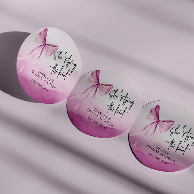 Adesivo Redondo Arco Rosa Esmagado Ela é Chá de panela Casando (Criador carregado)