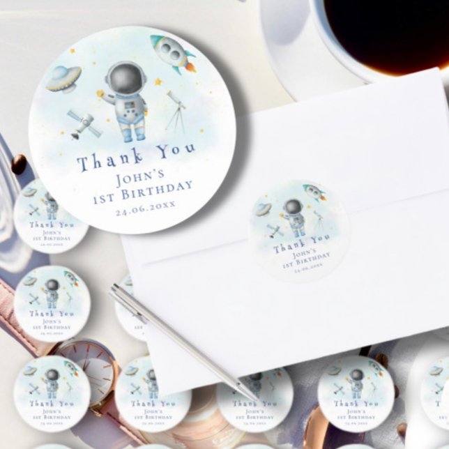 Adesivo Redondo Astronauta Espacial Boy fogueira com primeiro aniv (Criador carregado)