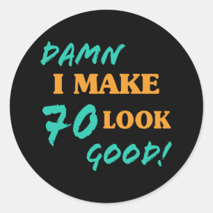 Adesivo Redondo Atitude de Aniversário do 70 Sarcástico