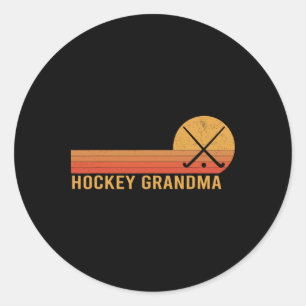 Adesivo Redondo Avó de Hockey Retro Vintage Jogadora de Hockey