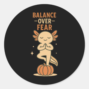 Adesivo Redondo Axolote Lance Sobre o Halloween de Yoga do Medo