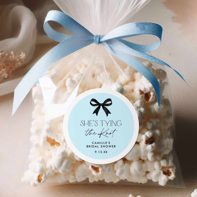 Adesivo Redondo Azul Ela é Arco Casando (Blue She's Tying the Knot Bow Round sticker)