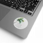 Adesivo Redondo Bachelorette Personalizada por Aquarela de Árvore<br><div class="desc">Celebrar o último fling da noiva antes do anel em estilo tropical com nossos adesivos personalizados de festa de solteira com uma design de palmeira! Este elegante e sombrio pode mais legal adicionar um toque de paraíso às festividades, fazer cada brinde um momento memorável. Personalize-o com o nome da noiva...</div>