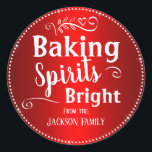 Adesivo Redondo Baking Christmas Gift Nome da Família Personalizad<br><div class="desc">Tampas divertidas para adicionar presentes de natal feitos à mão! Nome da família personalizada elegante feito à mão,  artesanado à mão,  feito em casa e etiquetas de presentes personalizadas cozidas. Uma adição divertida aos presentes de biscoitos de férias.espíritos brilhantes</div>