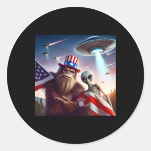 Adesivo Redondo Bandeira Americana Sasquatch com Alienígena Ufo Bi