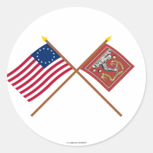 Adesivo Redondo Bandeiras cruzadas de Betsy Ross e de Bedford