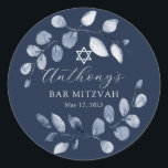 Adesivo Redondo Bar Folha Azul Mitzvah<br><div class="desc">Bonita mão pintada com design de aquarela apresentando uma coroa azul macia e Estrela de David.</div>