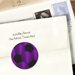 Adesivo Redondo Bar Mitzvah Roxo e Bola Negra de Futebol<br><div class="desc">Todos os itens de temas da Ocasião projetados por Umua. Impresso e enviado pela Zazzle ou seus parceiros.</div>