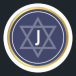 Adesivo Redondo BAR MONOGRAM MITZVAH marinho moderno azul escuro o<br><div class="desc">por kat massard >> WWW.SIMPLYSWEETPAPERIE.COM << *** NOTE - O EFEITO DO FUTEBOL SHINY GOLD É UMA IMAGEM IMPRESSA *** - - - - - - - - - - - - CONTATE ME para o "tipo de efeito do filme em ouro falso" personalizado Ame o design, mas gostaria de...</div>