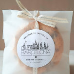 Adesivo Redondo Barcelona Skyline | Mensagem de boas-vindas do cas<br><div class="desc">Um conjunto personalizado de adesivos de boas-vindas para um casamento que acontece na charmosa e bela cidade de Barcelona.</div>