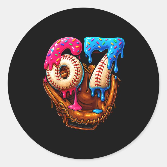 Adesivo Redondo Baseball 67 Six Seven Funny 6 7 Meme Gen Alpha Mem (Frente)