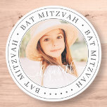 Adesivo Redondo Bat Mitzvah Foto Chic Moderna Elegante Personaliza<br><div class="desc">Este design simples e clássico é composto por tipografia serif e adiciona uma foto personalizada. Obrigado por vir a Bat Mitzvah.</div>