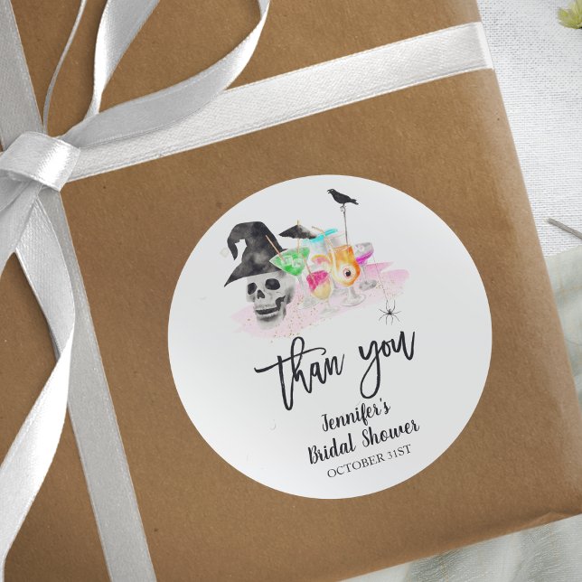 Adesivo Redondo Beba o Chá de panela do Dia das Bruxas (Criador carregado)