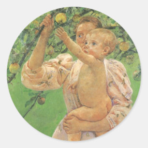 Adesivo Redondo Bebê Alcançando uma Maçã de Mary Cassatt