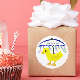 Adesivo Redondo Bebê de Stickers no Caminho dos Guarda-chuvas