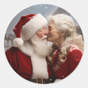 Adesivo Redondo Beijando o Sr. e a Sra. Papai Noel