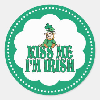 Adesivo Redondo Beije-me Sou Irlandês Pequeno Leprechaun