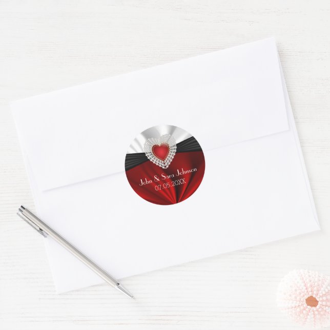 Adesivo Redondo Belo Casamento Cardíaco em Red Satin Classic Round (Envelope)