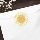 Adesivo Redondo Belo Casamento de Outono Amarelo Amarelo<br><div class="desc">Este belo adesivo de favoritos de casamento inspirado no outono apresenta um florescente de girassol amarelo. Esta adorável design é uma escolha fabulosa para um casamento russo,  mas elegante,  de verão/outono. Consulte a coleção para coordenar itens!</div>