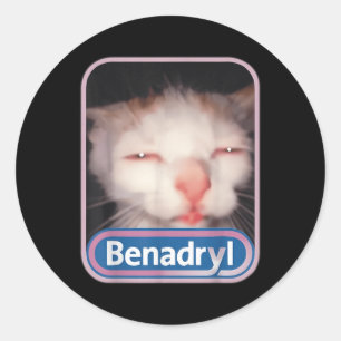 Adesivo Redondo Benadryl Meme Cat Benny Cute &amp; Engraçado