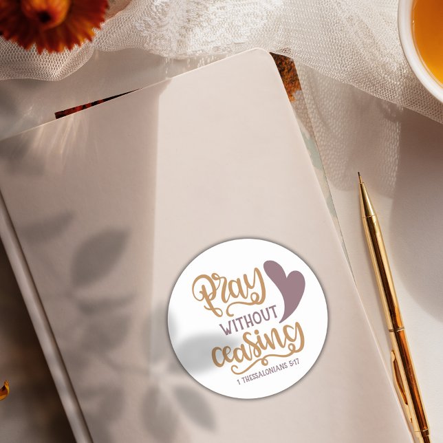 Adesivo Redondo Bíblia Versa Encorajando ✝️ Oração Incessante (Bible Verse Encouraging ✝️ Unceasing Prayer Classic Round Sticker)
