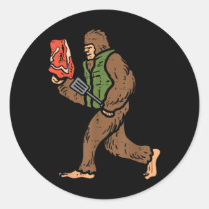 Adesivo Redondo Bigfoot Barbecue Churrasco Sasquatch Meat Grieling
