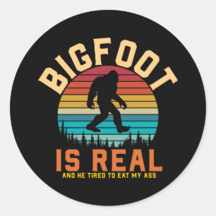 Adesivo Redondo Bigfoot é real   Design retrógrado