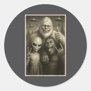 Adesivo Redondo Bigfoot Engraçado, Alien e Yeti Sasquatch Rock On