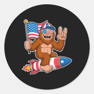 Adesivo Redondo Bigfoot Merica Rock American Flag Patriótico 4º