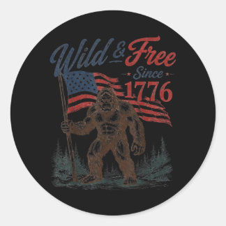 Adesivo Redondo Bigfoot Patriótico Selvagem E Desde 1776 4 De Julh