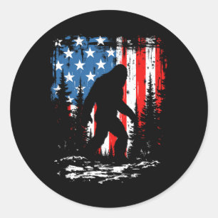 Adesivo Redondo Bigfoot Sasquatch Patriótico 4 De Julho EUA Americ