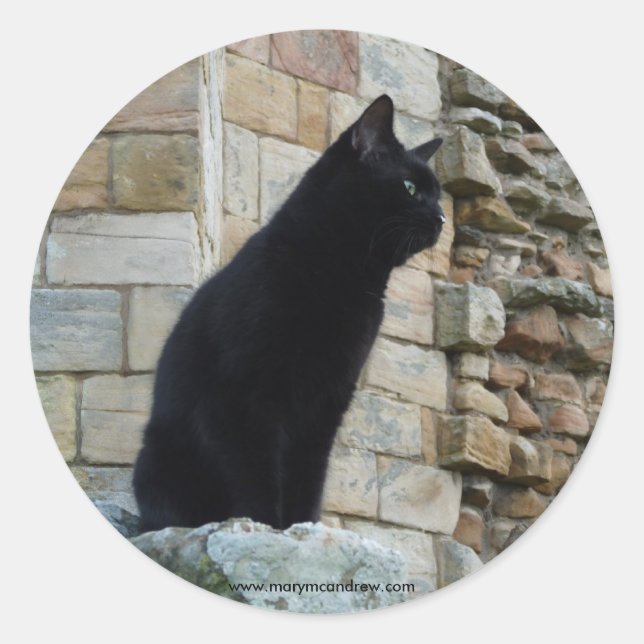 Adesivo Redondo "Black Cat on a Castle Wall" (2) (Frente)