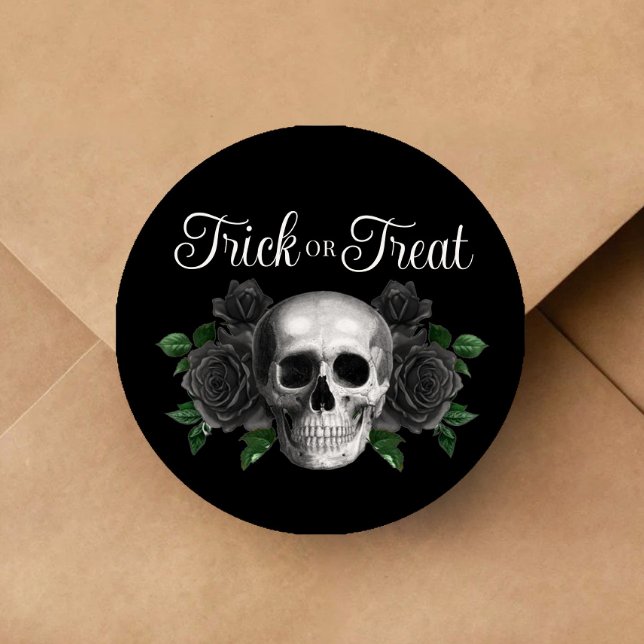 Adesivo Redondo Black Gothic Floral Skull Trick Or Treat Halloween (Black Gothic Floral Skull Trick Or Treat Halloween Classic Round Sticker)