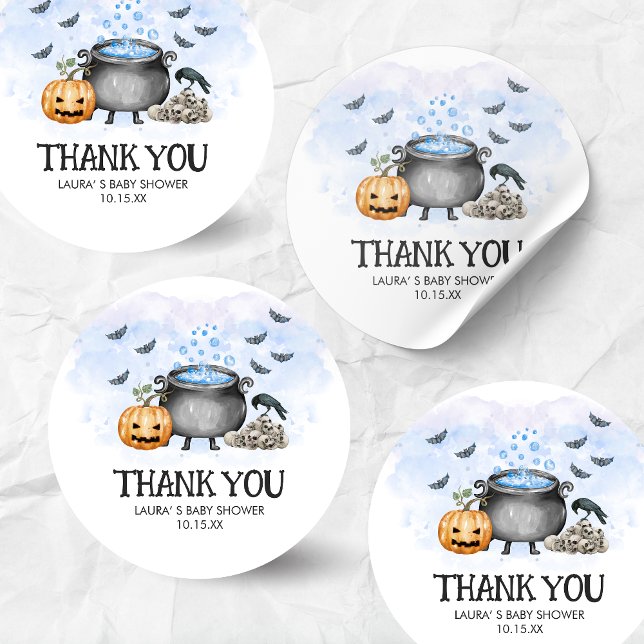 Adesivo Redondo Blue Baby is Brewing Halloween Baby Shower (Blue Baby is Brewing Halloween Baby Shower Round Sticker)