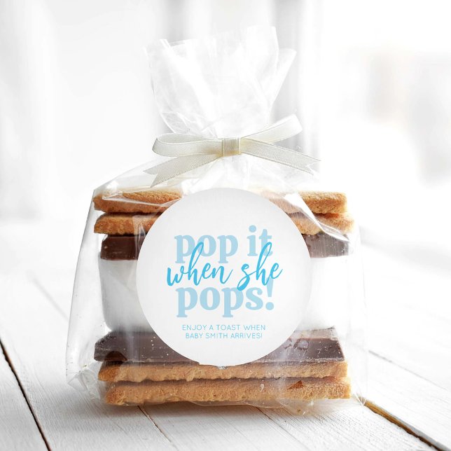 Adesivo Redondo Blue Pop It When She Pops Baby Shower Gift (Criador carregado)