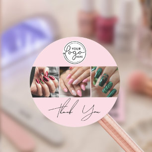 Adesivo Redondo Blush Rosa Logotipo Script Foto Salão de Unhas Obr