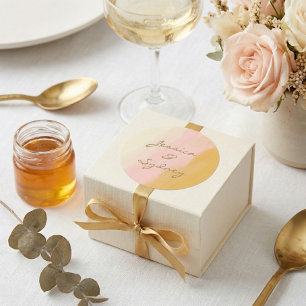 Adesivo Redondo Boho Chic Watercolor Pink e Nome Amarelo Casamento