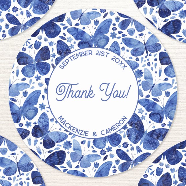 Adesivo Redondo Borboleta Aquarela Azul Obrigado Personalizado (Blue watercolor butterfly pattern personalized custom text wedding names date thank you stickers)