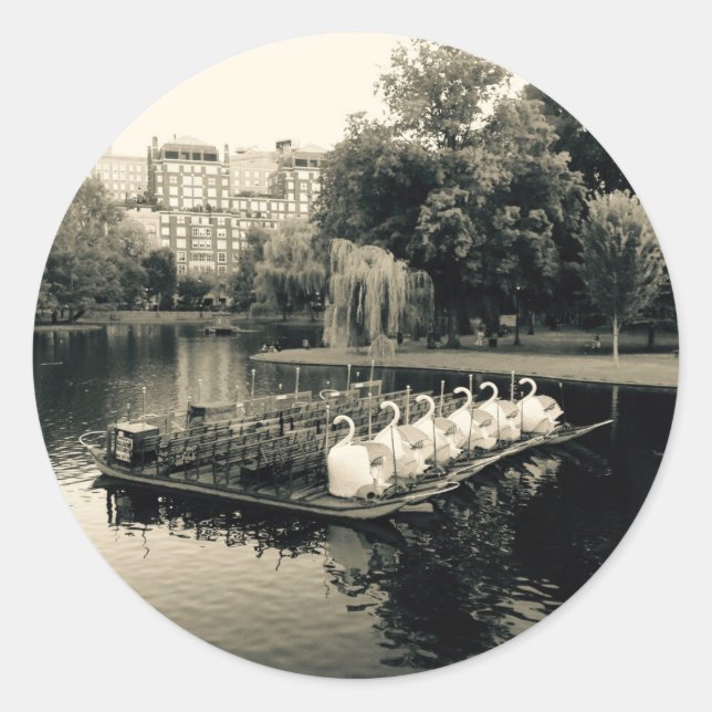 Adesivo Redondo Boston Swan Boats in Black and White (Frente)