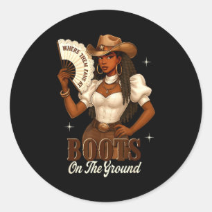 Adesivo Redondo Botas de História Negra no Chão Cowgirl Western