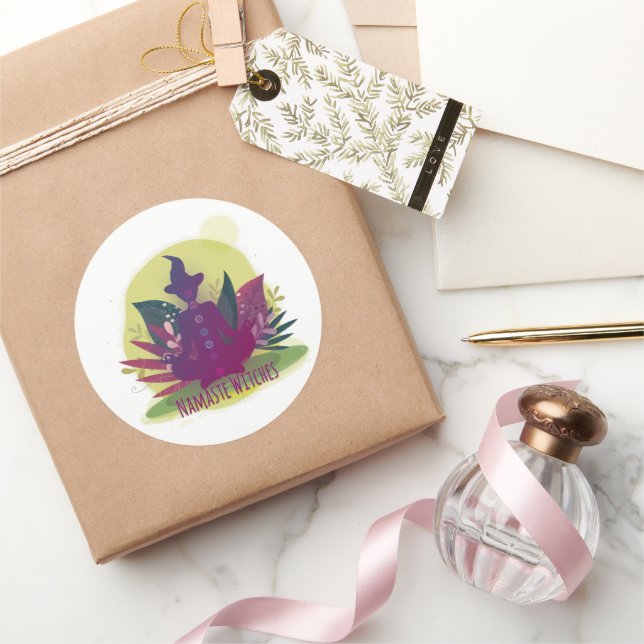 Adesivo Redondo Bruxas do Halloween Yoga Namaste (Presentear)