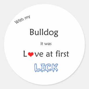 Adesivo Redondo Buldogue Love in First Lick - Sticker